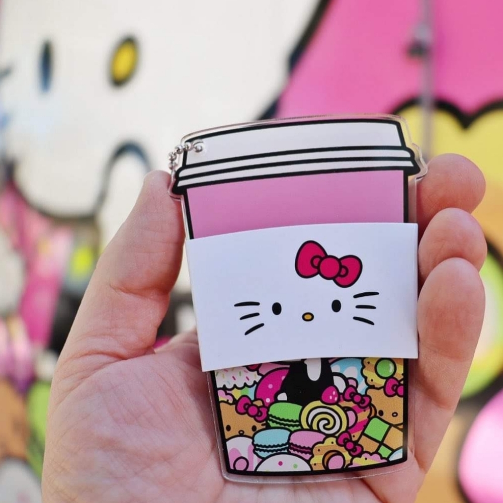 Hello Kitty Cafe Las Vegas Coffee Cup Keychain New